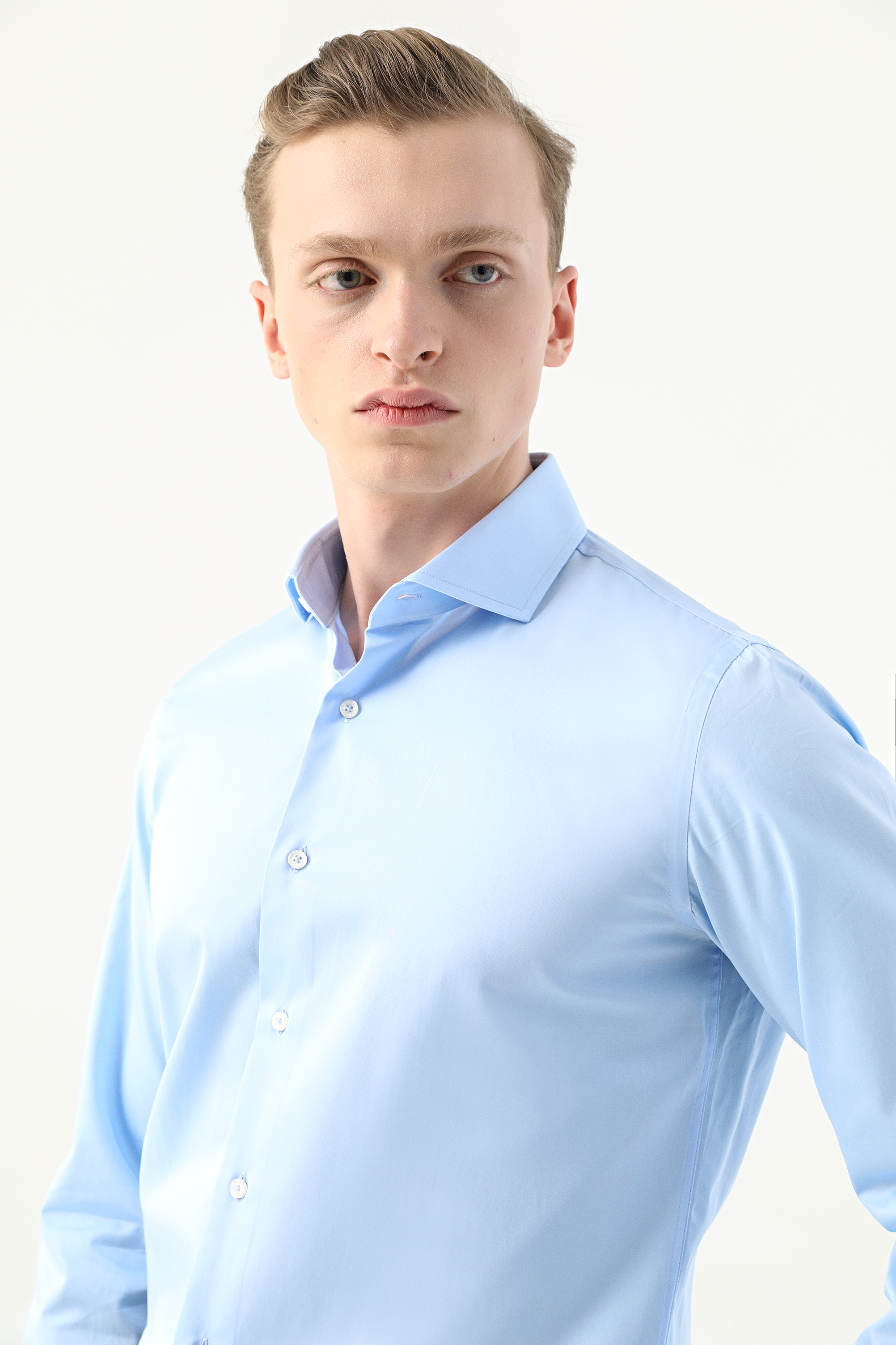 Damat Tween Damat Slim Fit Açık Mavi Düz Nano Care Gömlek. 1